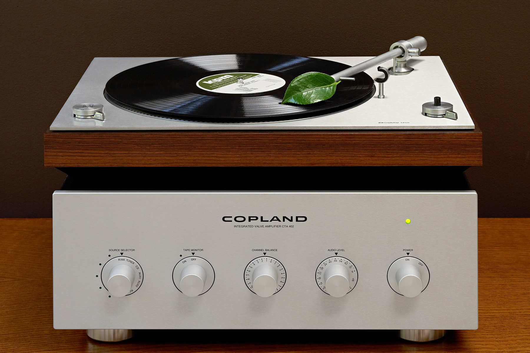 Amplificateur Copland et platine disque B&O