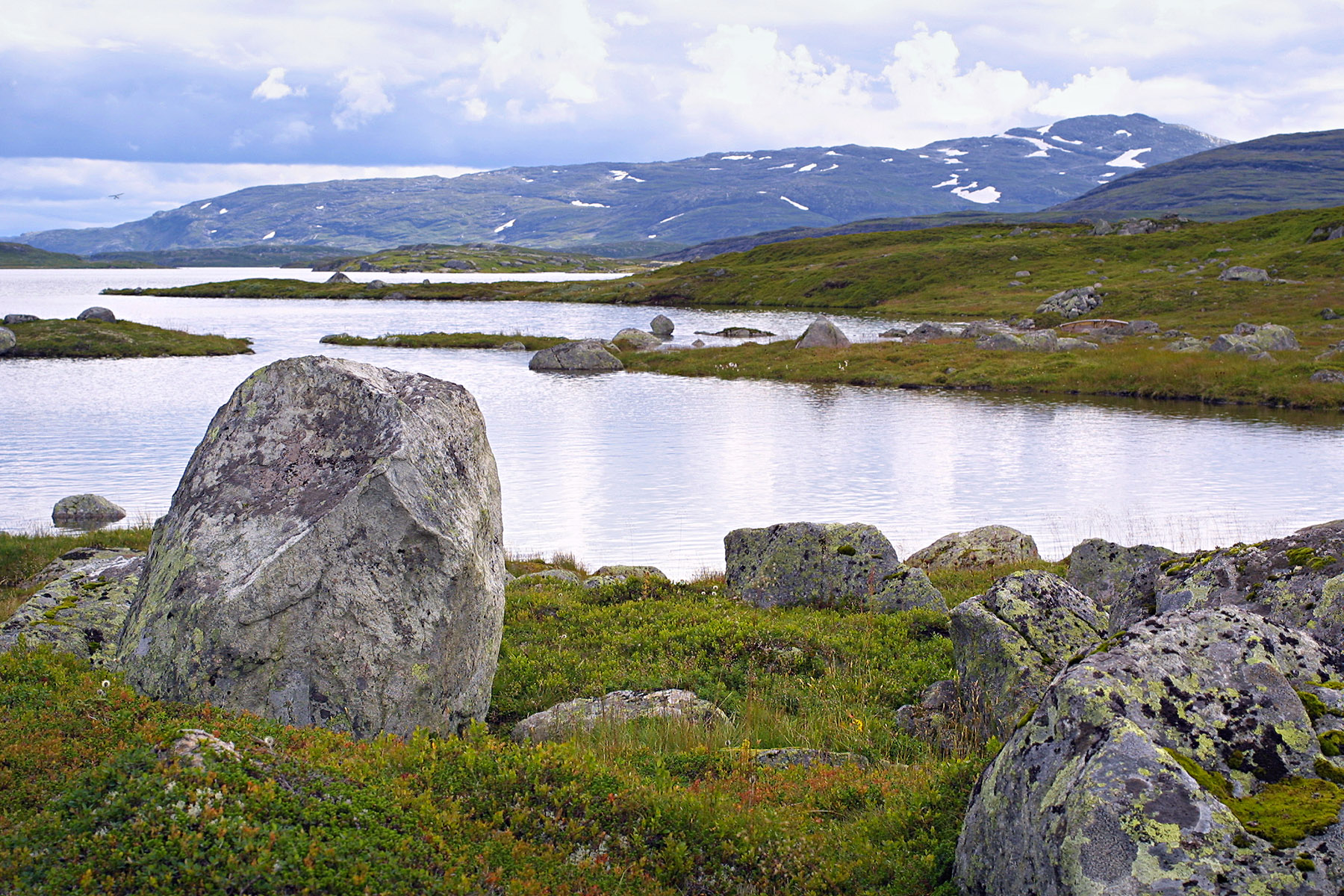 Lac et rochers en Norvège