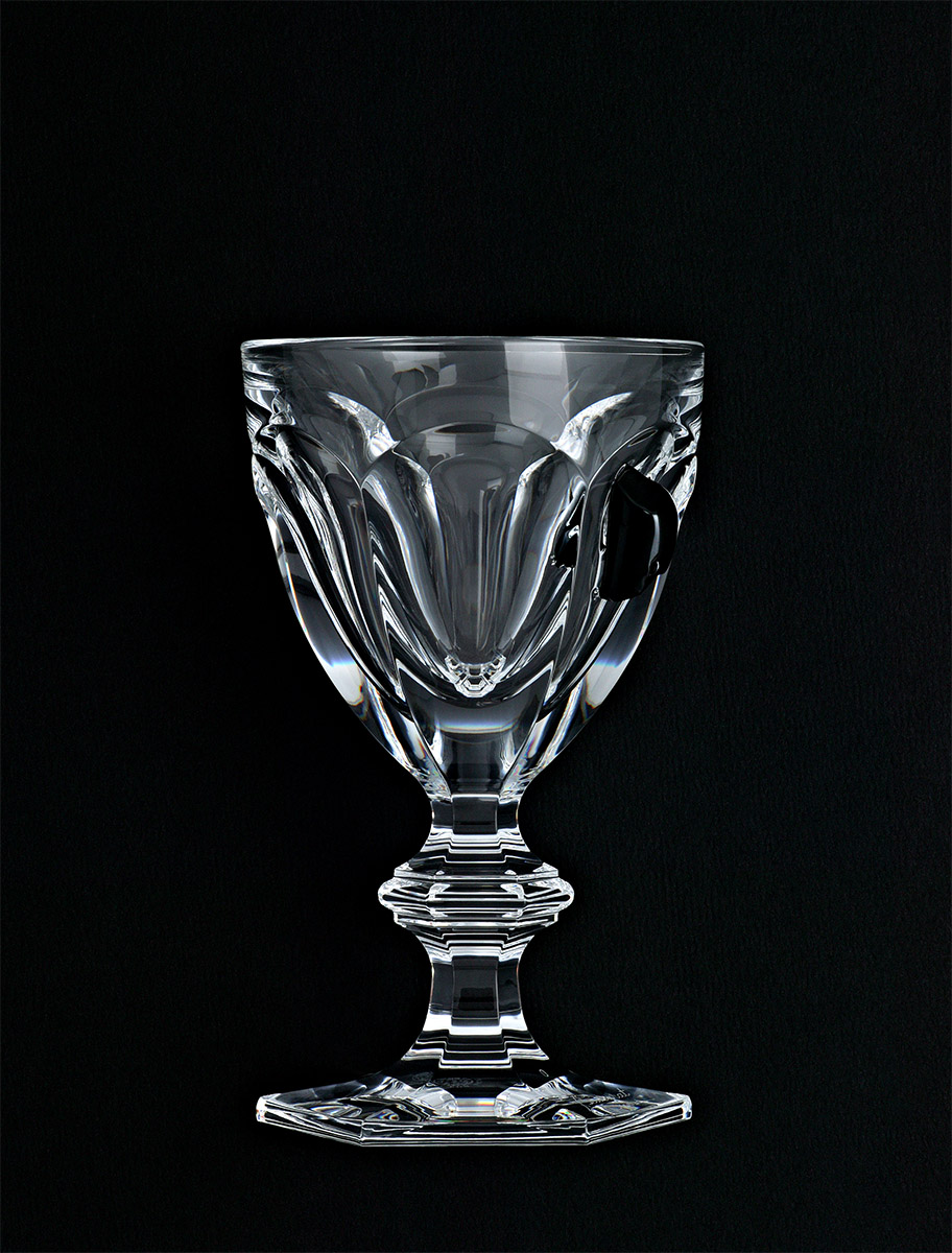 Catalogue Le Printemps - Verre cristal Baccarat, modèle Harcourt Darkside par Philippe Starck